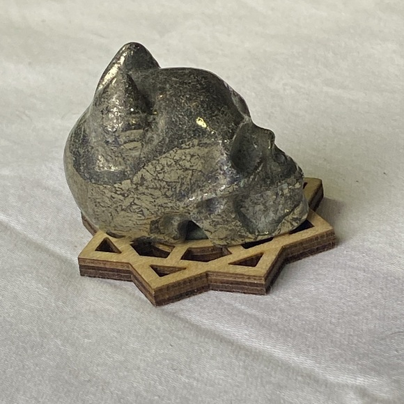 Pyrite Skull - Picture 7 of 7